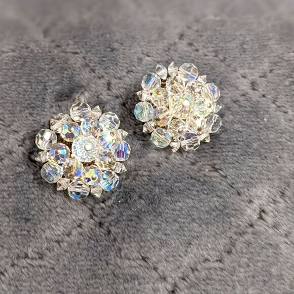 Vintage 1950's Aurora Borealis Crystal Round Button Clip Earrings - Picture 8 of 11